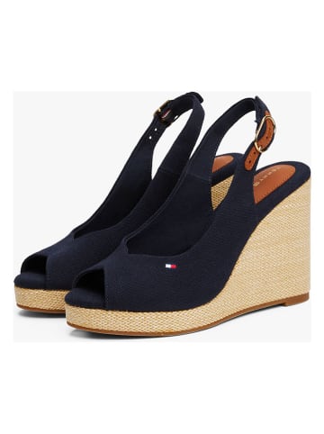 Tommy Hilfiger Sandały w kolorze granatowym na koturnie