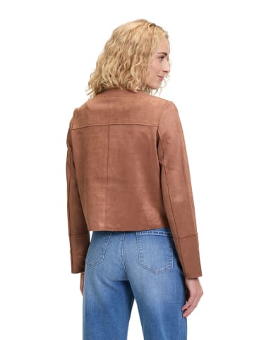 CARTOON Tusssenjas camel