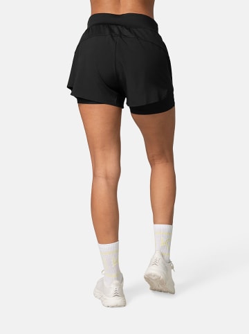 KARI TRAA Trainingsshorts "Mija" in Schwarz