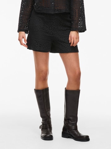 Vila Shorts in Schwarz
