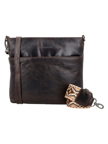 HIDE & STITCHES Leder-Umhängetasche in Braun - (B)26 x (H)25 x (T)4,5 cm