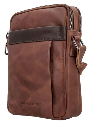 HIDE & STITCHES Leder-Umhängetasche "Donau" in Hellbraun - (B)18 x (H)24 x (T)6 cm