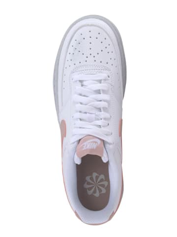 Nike Sportswear Sneakers "Court vision low next nature" in Weiß/ Rosa
