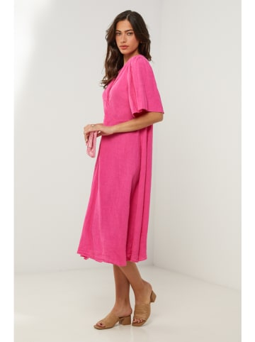Le Monde du Lin Lniana sukienka w kolorze różowym