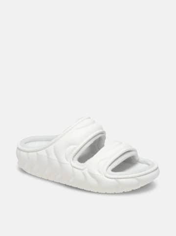 Crocs Klapki "Classic Cozzzy Overpuff" w kolorze kremowym