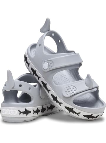 Crocs Sandały "Cruiser Shark" w kolorze szarym