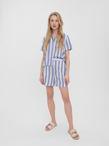 Vero Moda Szorty "Jena" w kolorze niebiesko-białym