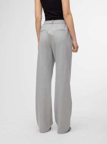 Vero Moda Marlenehose in Hellgrau