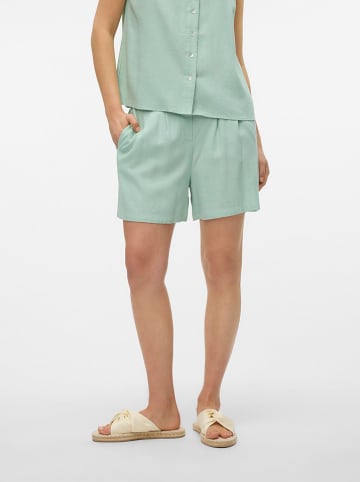 Vero Moda Shorts in Mint
