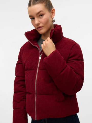 Vero Moda Kurtka pikowana w kolorze bordowym