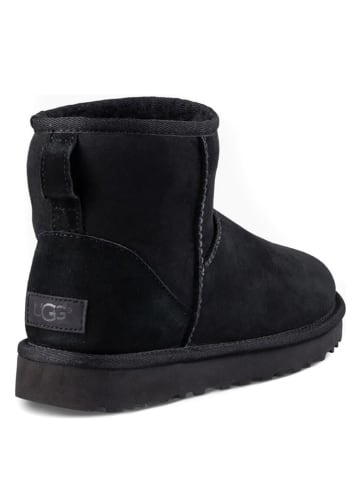 UGG Botki zimowe "Classic Mini II" w kolorze czarnym z wełny jagnięcej