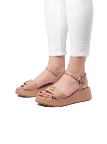 U.S. Polo Assn. Sandały w kolorze jasnobrązowym na koturnie