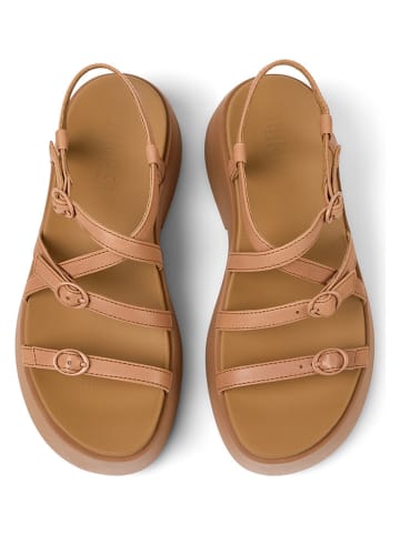 Camper Skórzane sandały "Tasha" w kolorze jasnobrązowym na obcasie