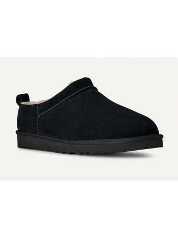 UGG Skórzane kapcie "Classic Micro" w kolorze czarnym