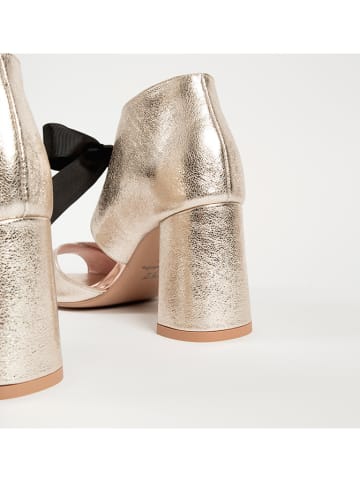 l37 Sandaletten in Gold