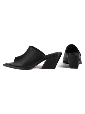 l37 Leren slippers zwart