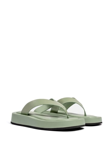 loft37 Skórzane klapki w kolorze jasnozielonym