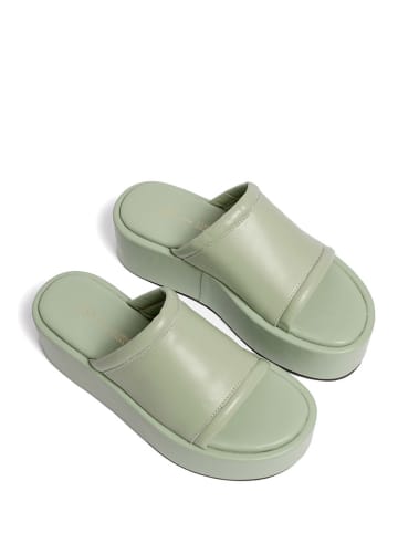 l37 Leder-Pantoletten in Hellgrün