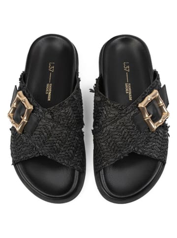 loft37 Skórzane klapki w kolorze czarnym
