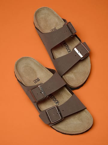 Birkenstock Klapki w kolorze brązowym