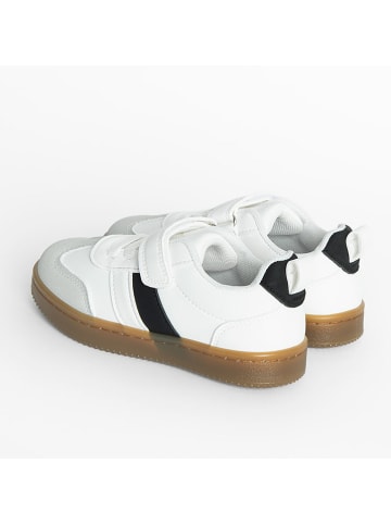 COOL CLUB Sneakersy w kolorze białym