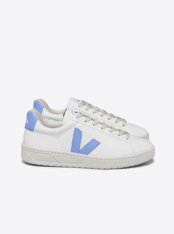 Veja Sneakers "Urca" wit/lichtblauw