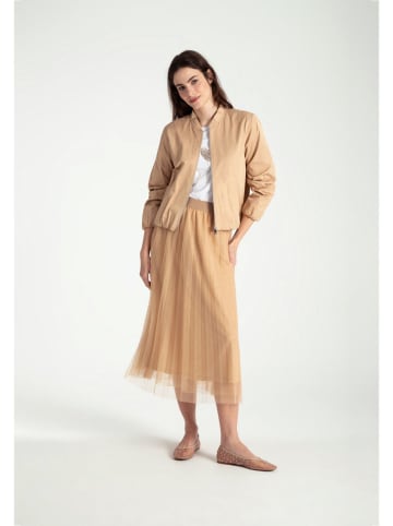 More & More Rock in Beige