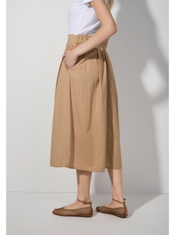 More & More Rock in Beige