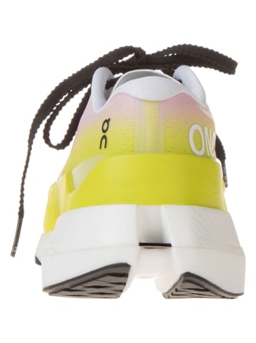 ON RUNNING Buty "Cloudboom Max" w kolorze biało-żółtym do biegania