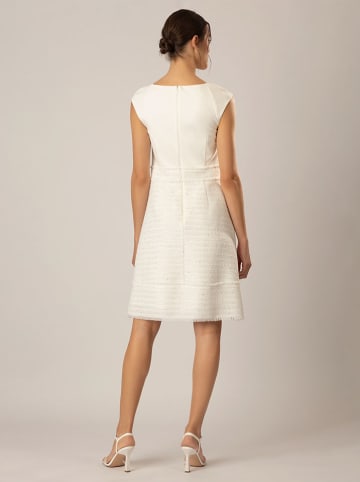 APART Kleid in Creme