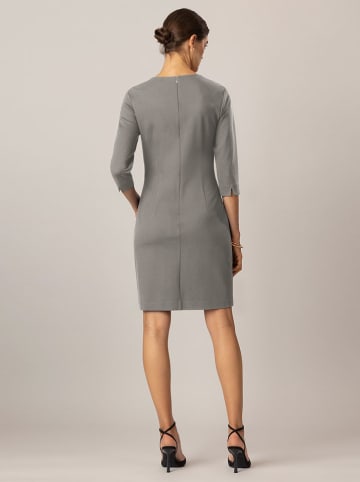 APART Sukienka w kolorze szarym