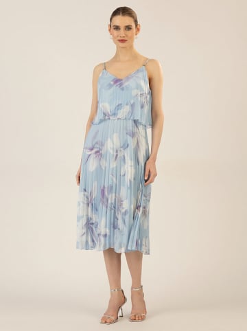 APART Plisseekleid in Hellblau