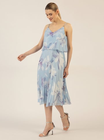 APART Plisseekleid in Hellblau