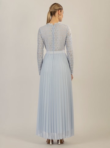 APART Sukienka w kolorze błękitnym