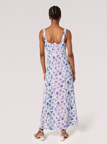 Apricot Kleid in Weiß