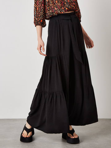 Apricot Hose in Schwarz