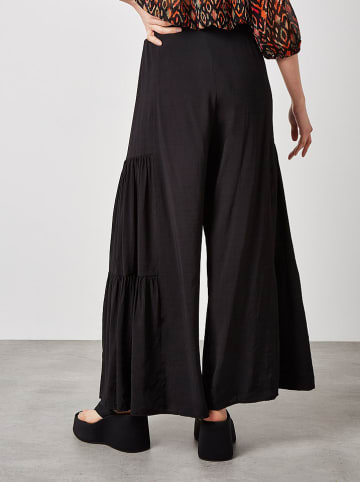 Apricot Hose in Schwarz