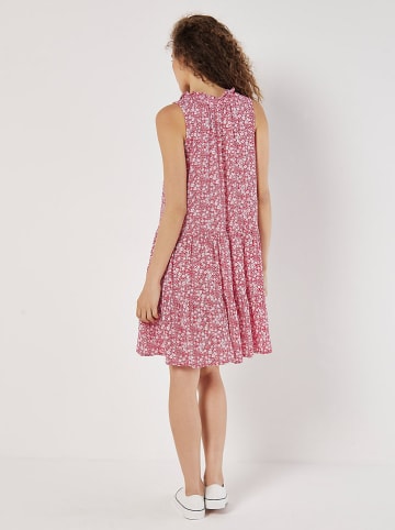 Apricot Kleid in Rot