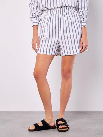 Apricot Shorts in Weiß