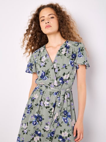 Apricot Kleid in Grün