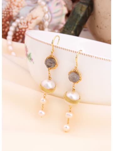 L'Atelier de Gaia Vergulde oorhangers met parels