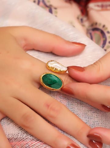 L'Atelier de Gaia Pozłacany pierścionek z perłą i agatem