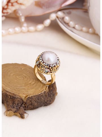 L'Atelier de Gaia Vergulde ring met parel en edelstenen