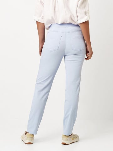 Relaxed by TONI Hose in Hellblau