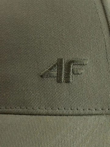 4F Czapka w kolorze khaki