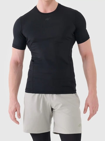 4F Trainingsshirt in Schwarz