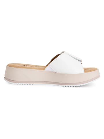 s.Oliver Skórzane klapki w kolorze białym