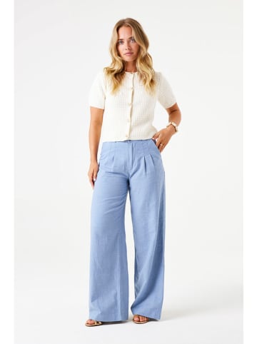 Garcia Kardigan w kolorze kremowym