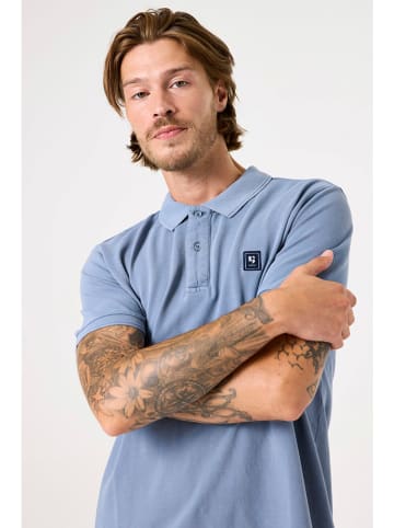 Garcia Koszulka polo w kolorze błękitnym