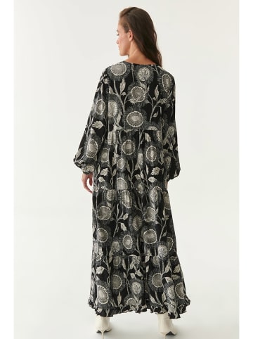 TATUUM Kleid in Schwarz/ Weiß